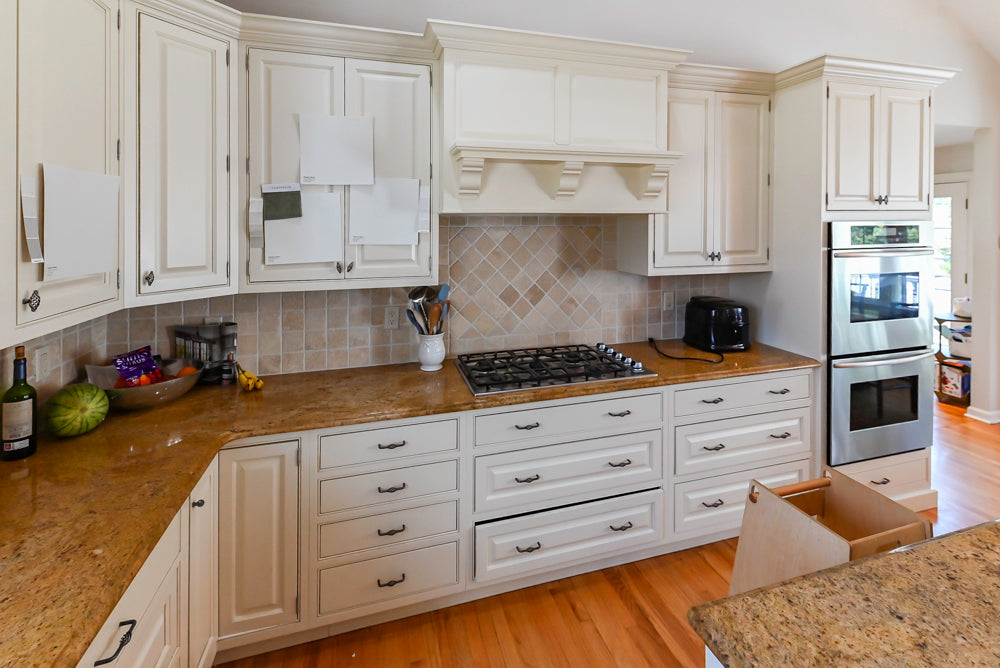 Glenwood Traditional Cream Kitchen with Island, Granite Countertops & Appliances
