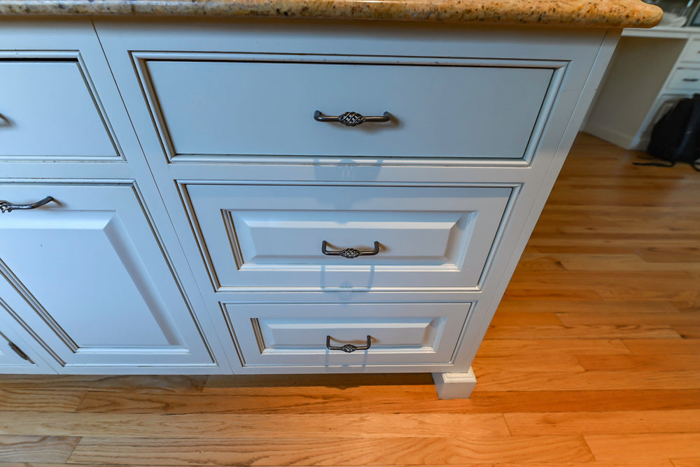 Glenwood Traditional Cream Kitchen with Island, Granite Countertops & Appliances