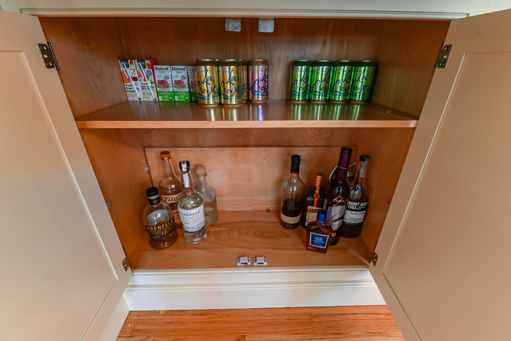 Glenwood Traditional Cream Kitchen with Island, Granite Countertops & Appliances