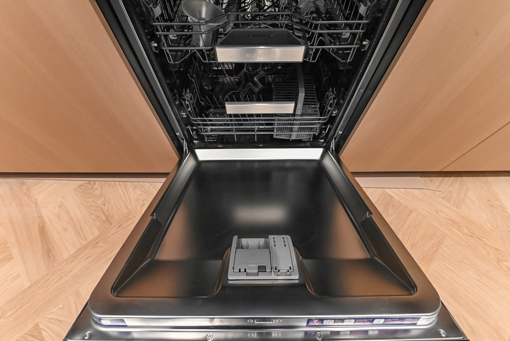 Molteni & C Dada Modern White Oak Kitchen with Marble Countertops & Gaggenau Appliances