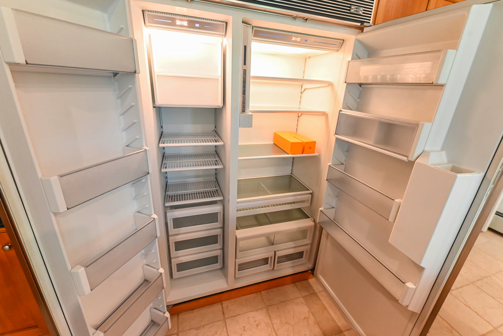 Traditional Wooden Kitchen with Granite Countertops and Complete Appliance Package