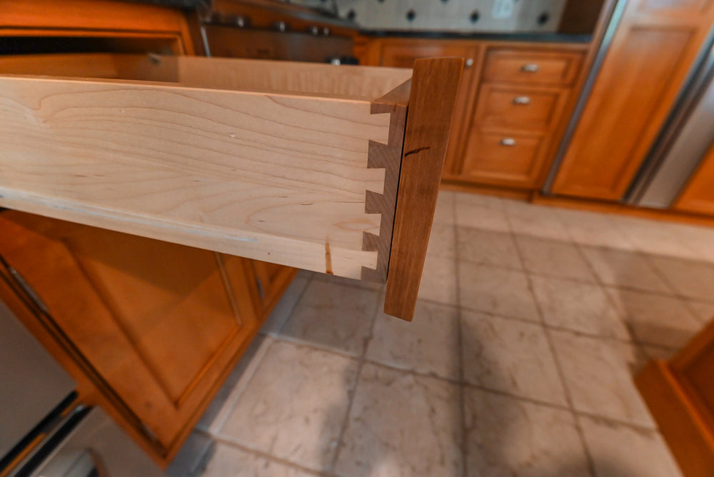 Traditional Wooden Kitchen with Granite Countertops and Complete Appliance Package