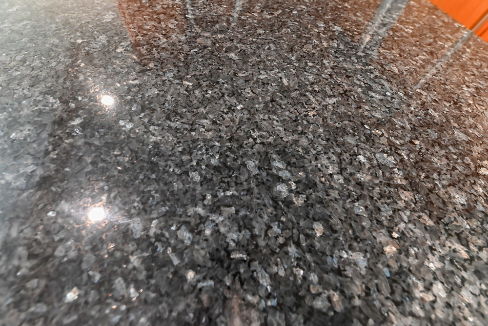 Traditional Wooden Kitchen with Granite Countertops and Complete Appliance Package