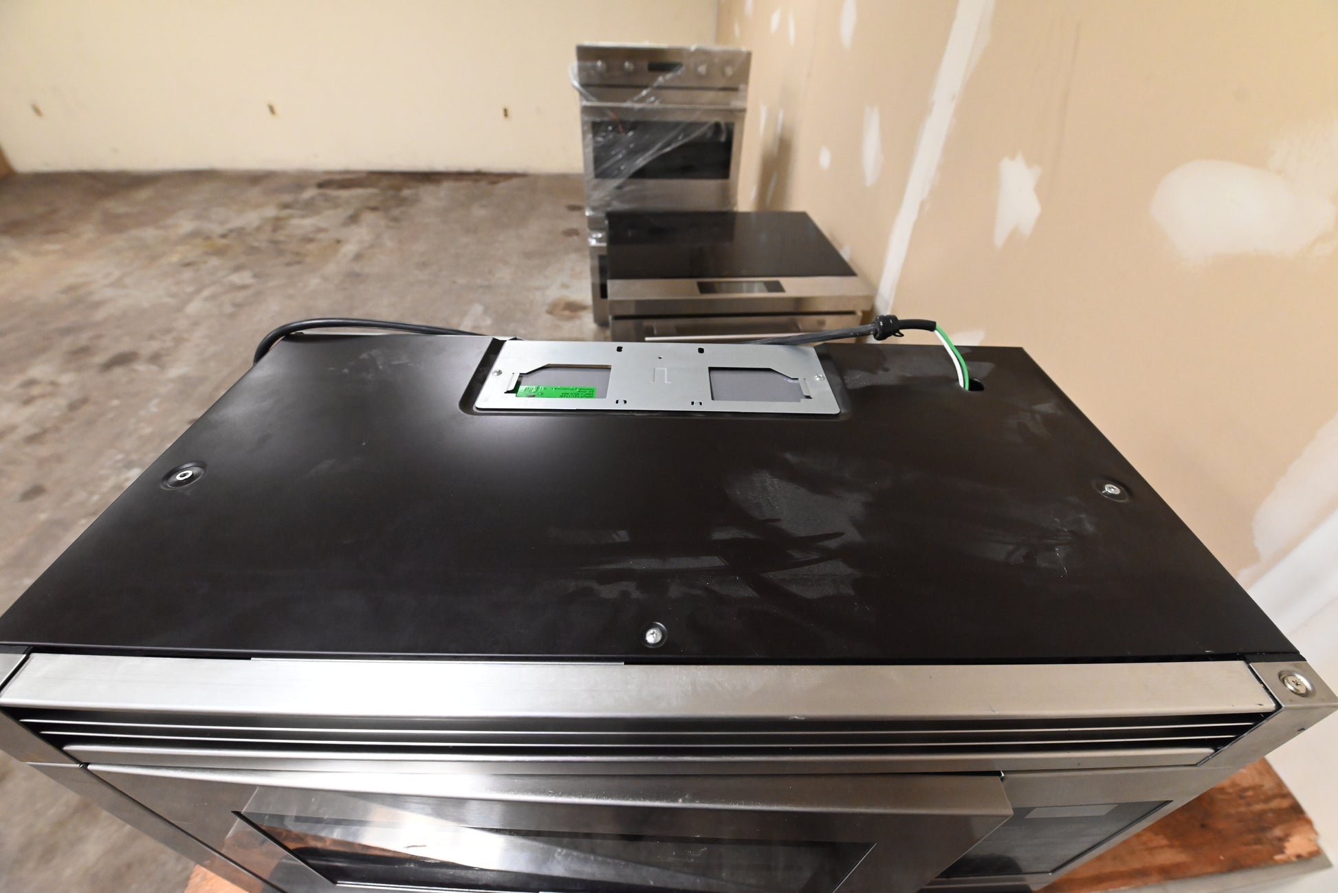 Viking RVMHC330SS 30" Stainless Steel Over the Range Microwave