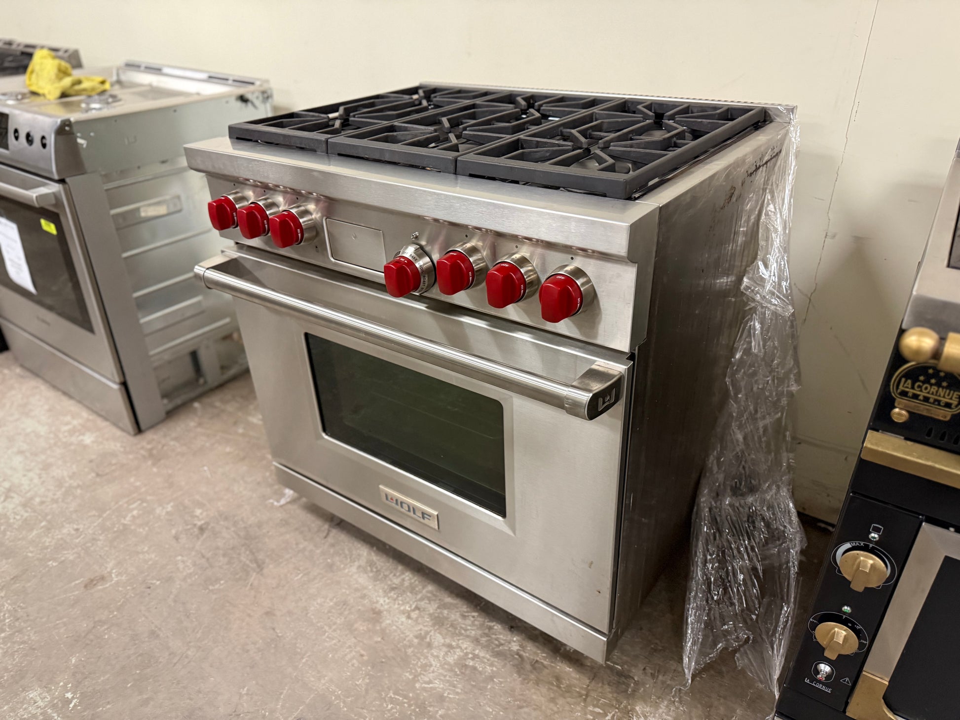 Wolf DF366 36" Stainless Steel Dual Fuel Range