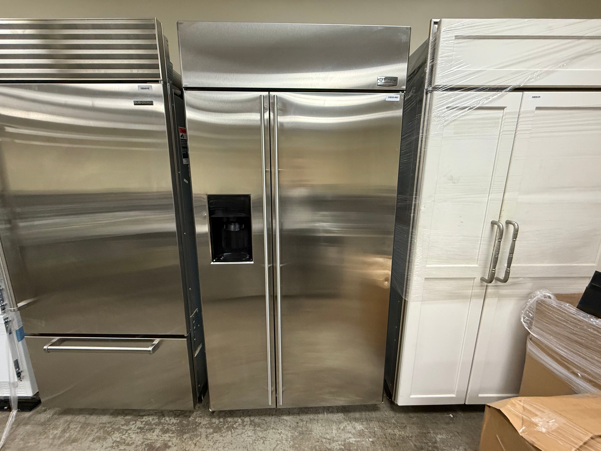 Monogram ZISS420DXDSS 42" Stainless Steel Side by Side Refrigerator, Pre-Owned, 2015