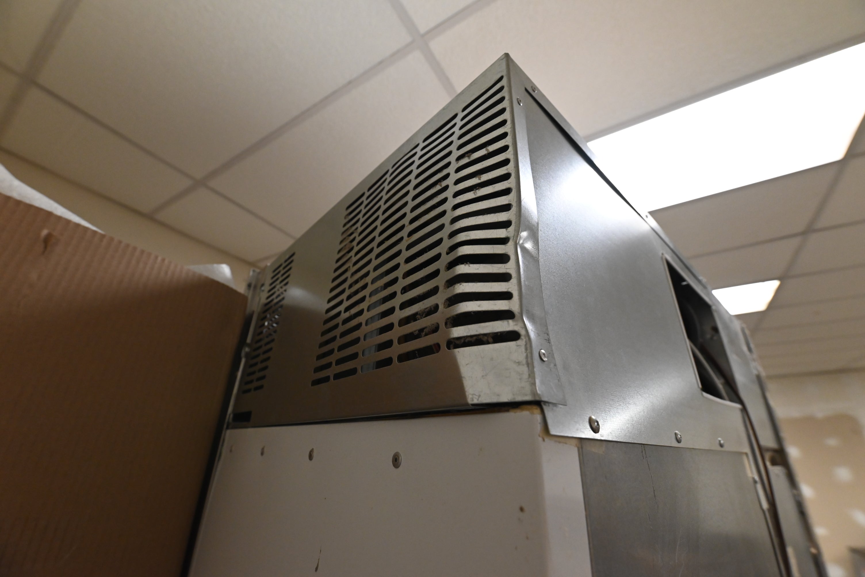 Monogram ZISS420DXDSS 42" Stainless Steel Side by Side Refrigerator, Pre-Owned, 2015