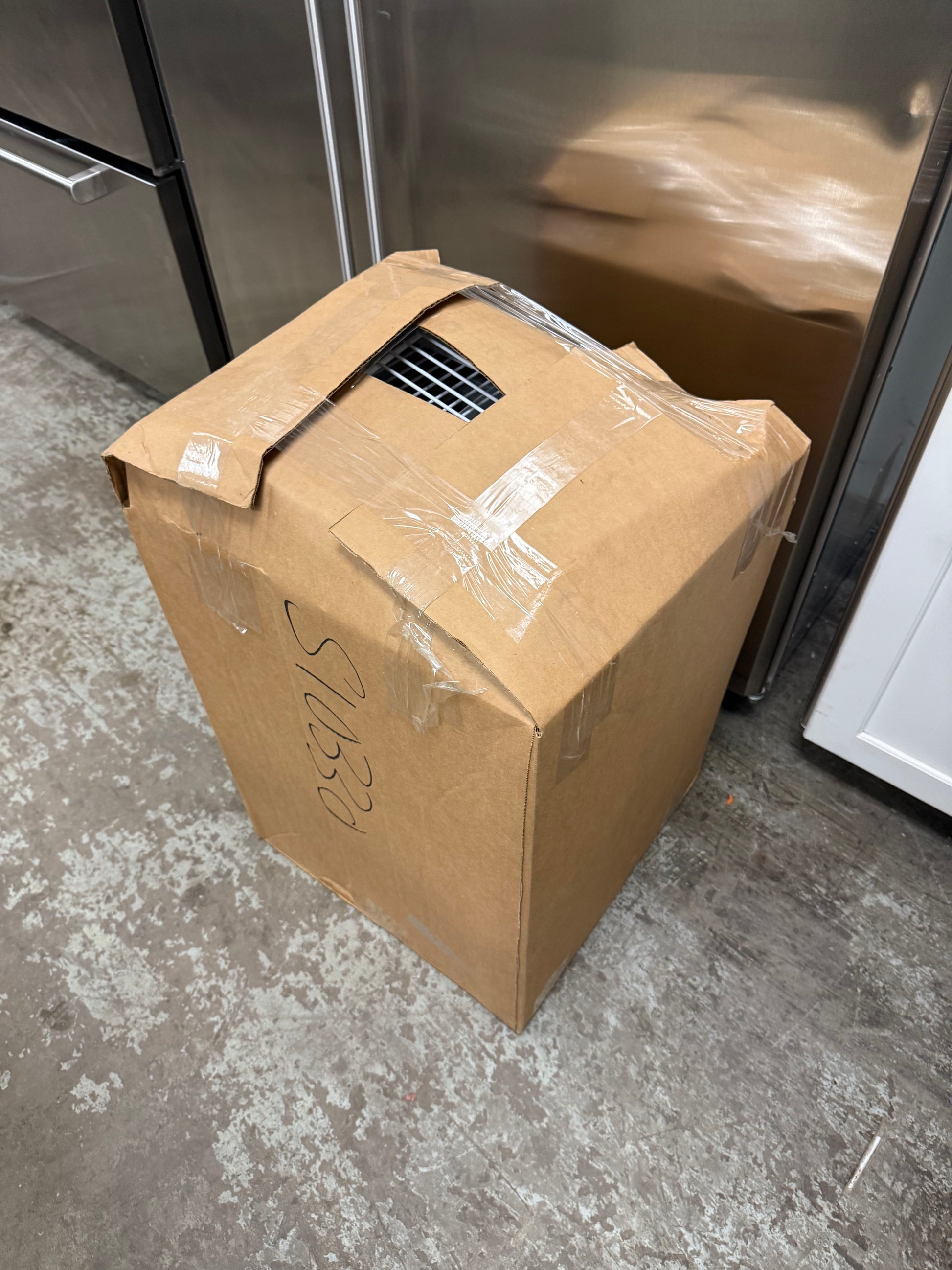 Monogram ZISS420DXDSS 42" Stainless Steel Side by Side Refrigerator, Pre-Owned, 2015