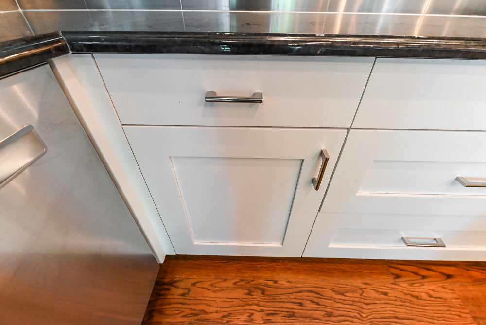 Rutt Transitional White Kitchen with Island, Wet Bar, Granite Countertops & Appliances