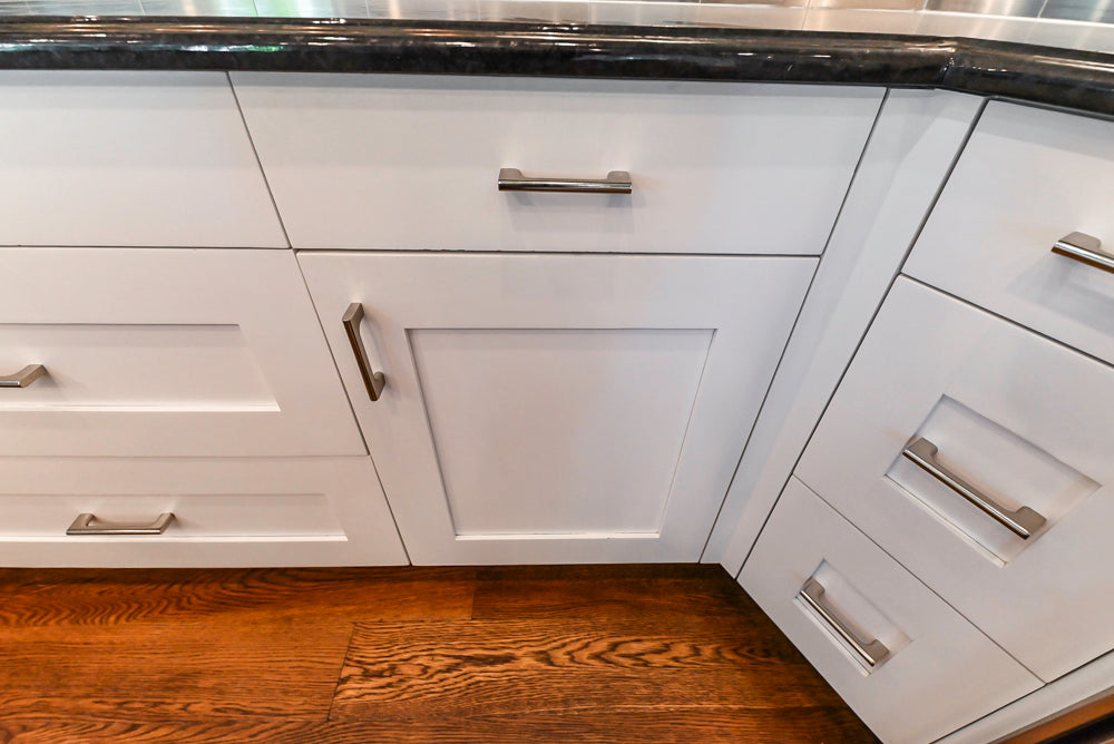 Rutt Transitional White Kitchen with Island, Wet Bar, Granite Countertops & Appliances