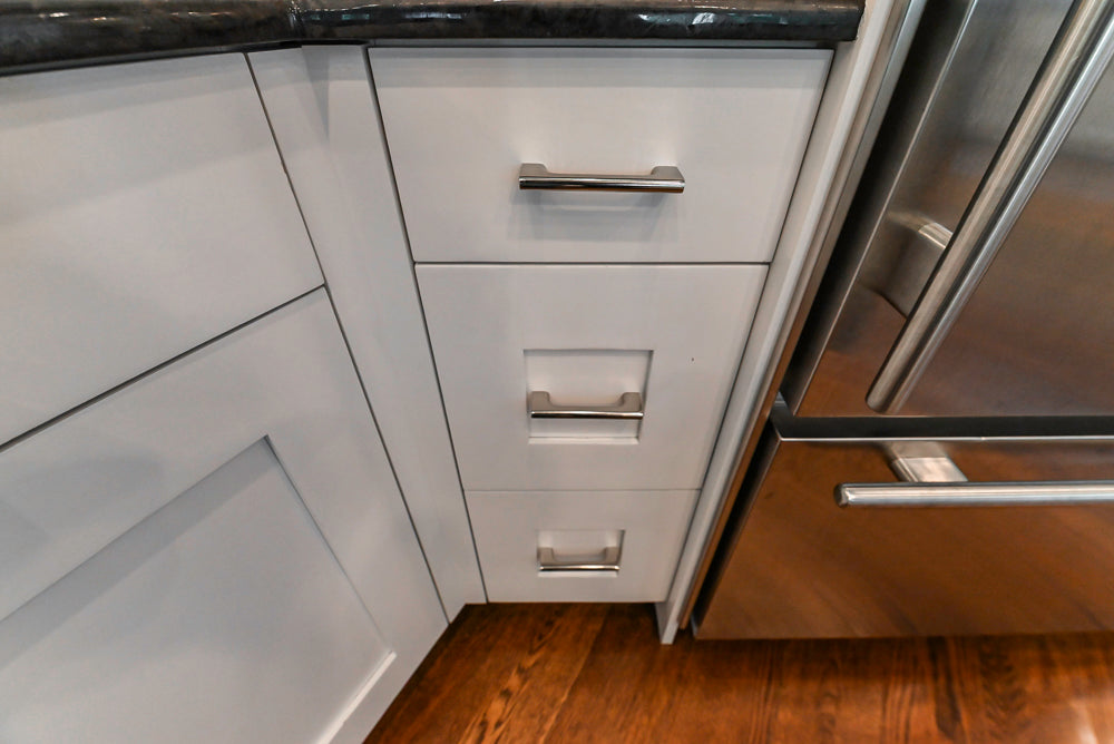 Rutt Transitional White Kitchen with Island, Wet Bar, Granite Countertops & Appliances