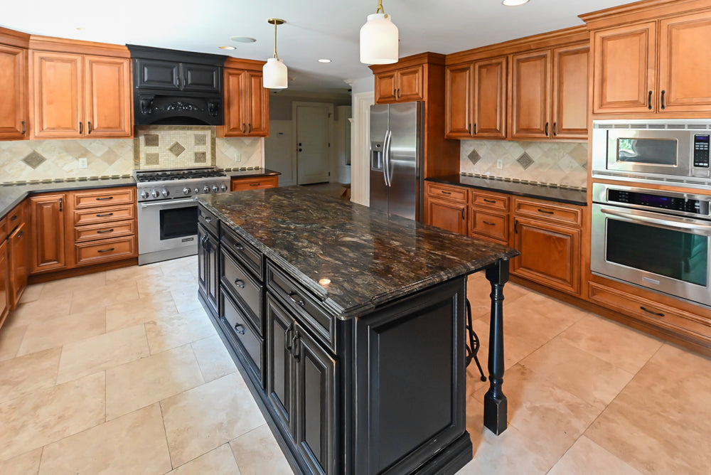 the-brighton-premier-traditional-classic-natural-wood-kitchen-with-island-desk