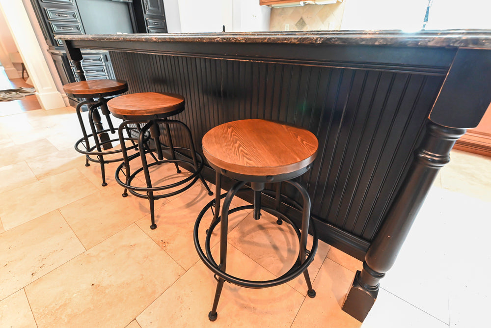 Brighton Traditional Natural Wood Kitchen with Island, Desk Area & Appliances