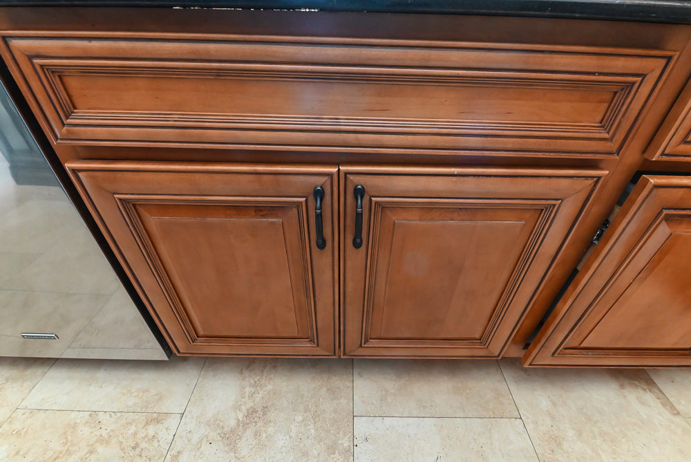 Brighton Traditional Natural Wood Kitchen with Island, Desk Area & Appliances
