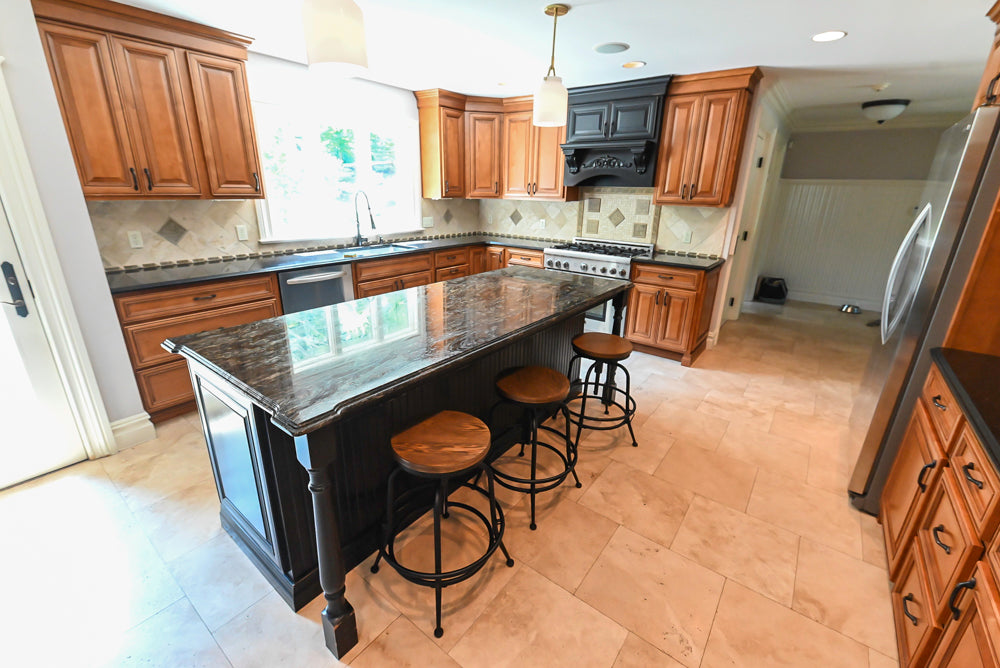 Brighton Traditional Natural Wood Kitchen with Island, Desk Area & Appliances