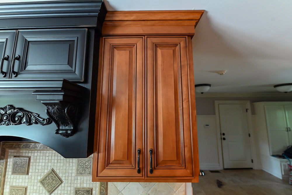 Brighton Traditional Natural Wood Kitchen with Island, Desk Area & Appliances