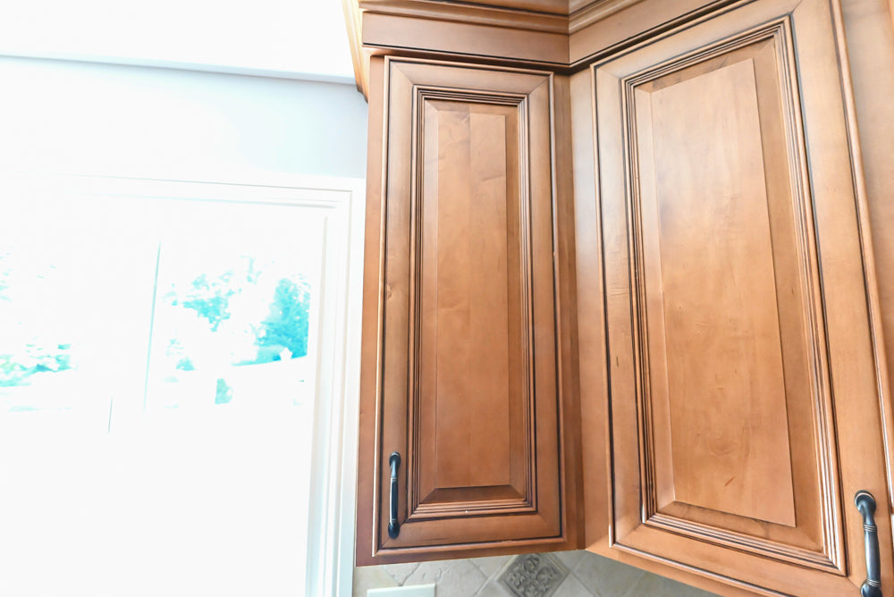 Brighton Traditional Natural Wood Kitchen with Island, Desk Area & Appliances