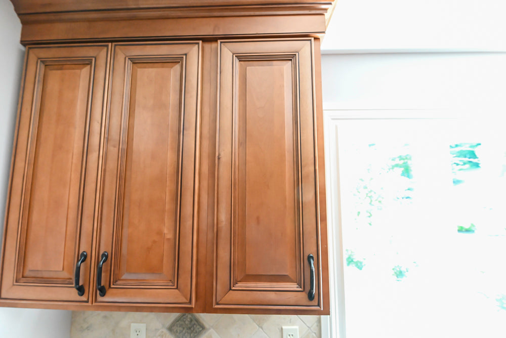 Brighton Traditional Natural Wood Kitchen with Island, Desk Area & Appliances