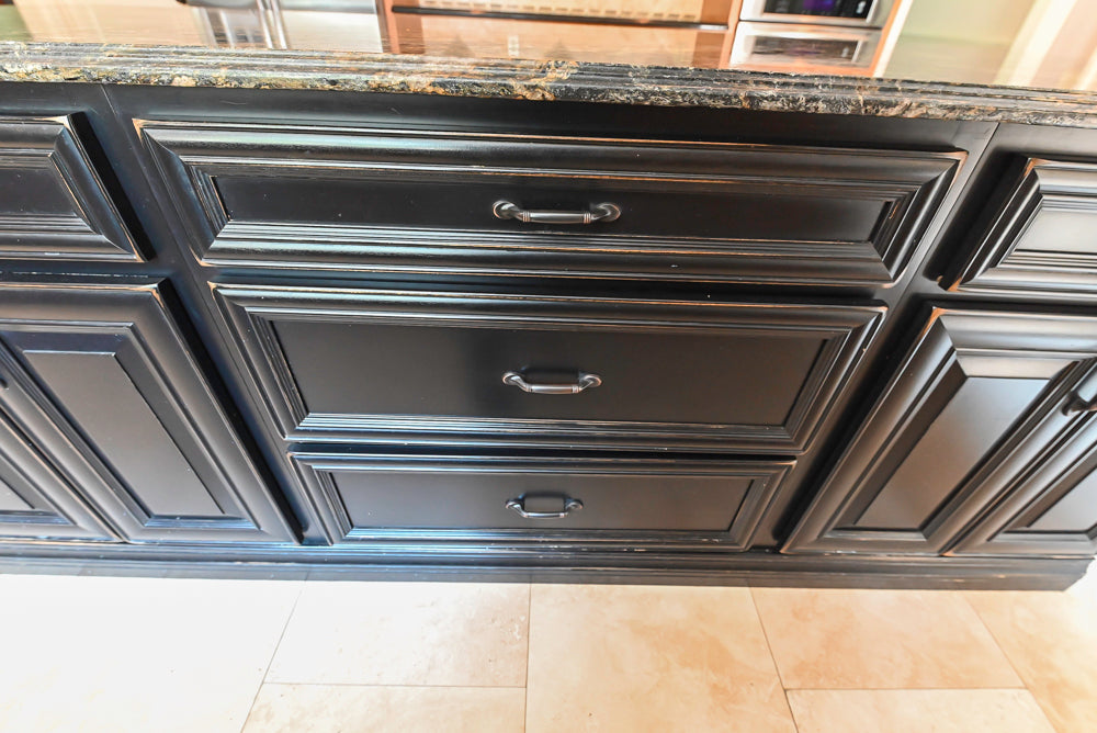 Brighton Traditional Natural Wood Kitchen with Island, Desk Area & Appliances