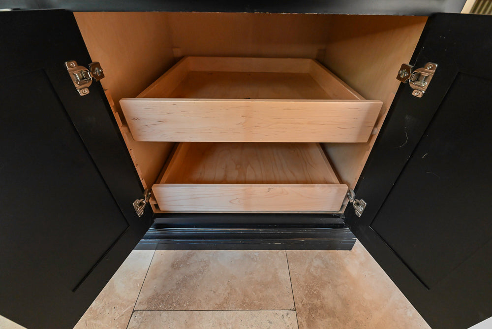 Brighton Traditional Natural Wood Kitchen with Island, Desk Area & Appliances