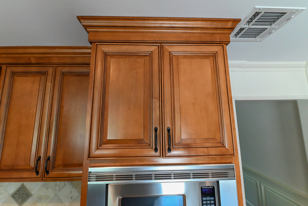 Brighton Traditional Natural Wood Kitchen with Island, Desk Area & Appliances