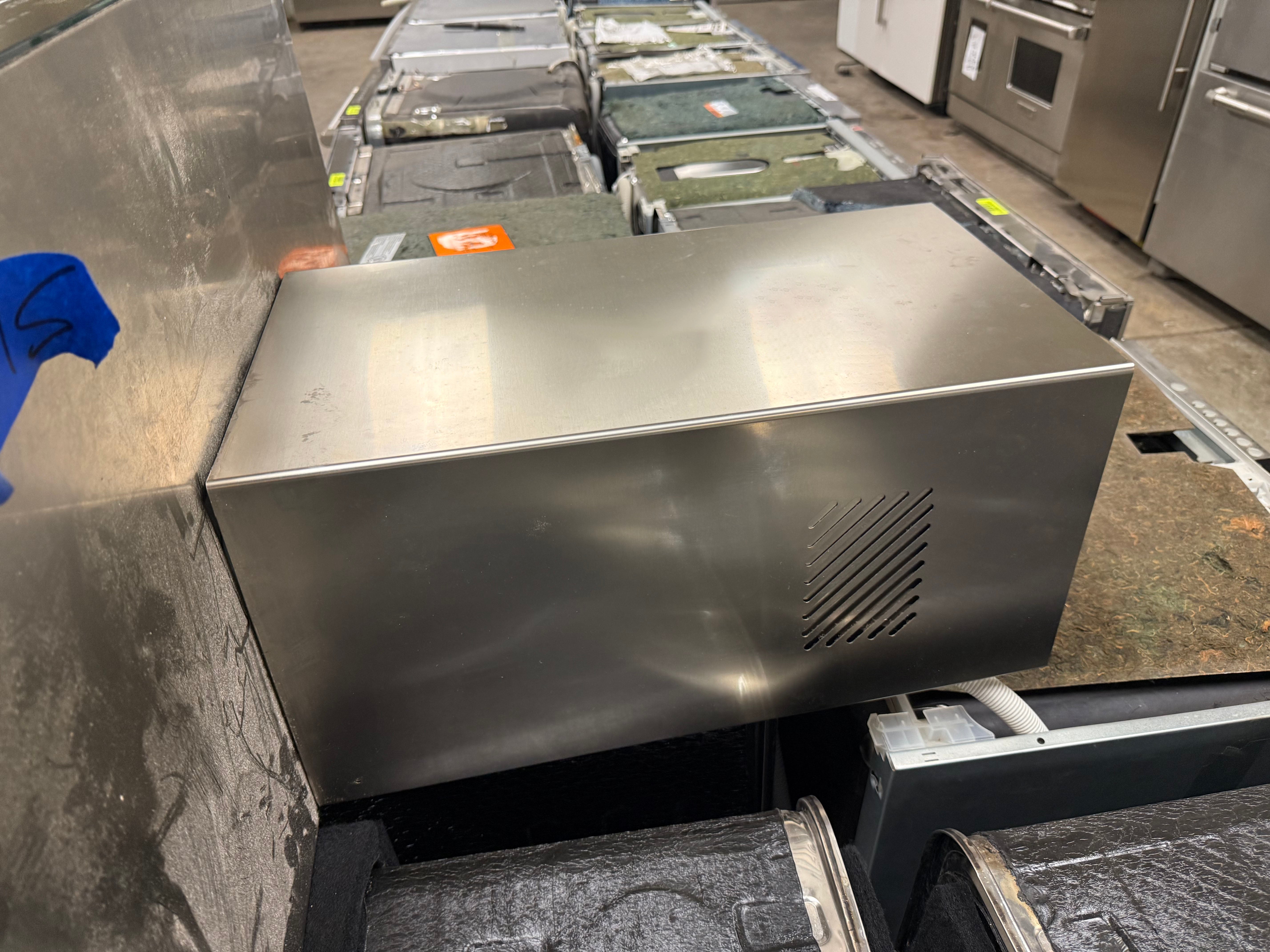 Wolf VW36B 36" Stainless Steel Wall Mount Chimney Range Hood, Pre-Owned