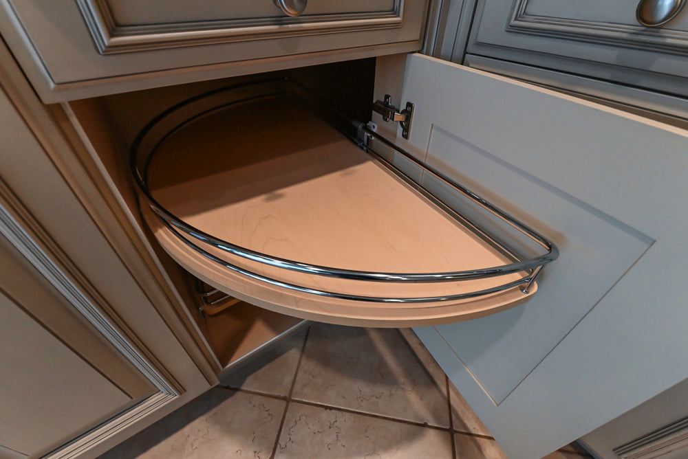 Seimatic Traditional Light Beige Kitchen with Island, Granite Countertops and Appliances