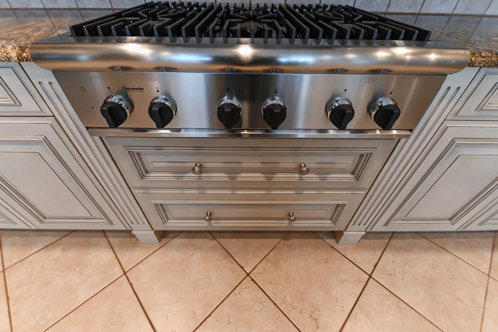 Seimatic Traditional Light Beige Kitchen with Island, Granite Countertops and Appliances