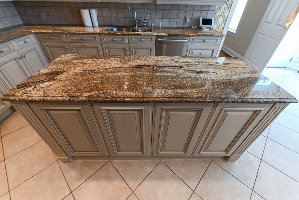 Seimatic Traditional Light Beige Kitchen with Island, Granite Countertops and Appliances
