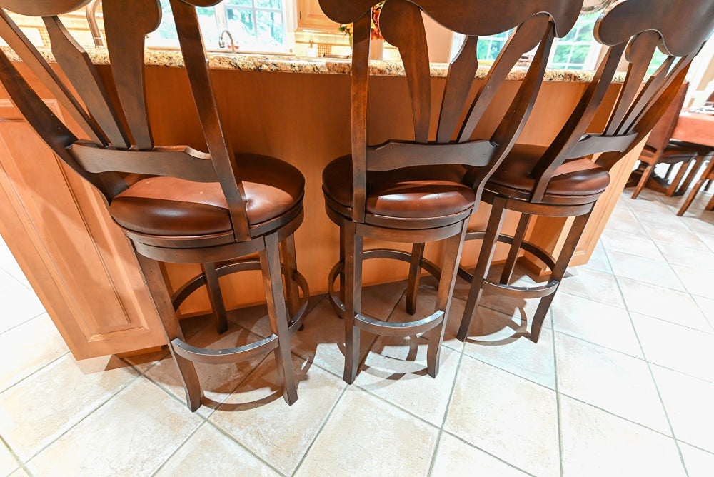 Quality Custom Traditional Natural Wooden Kitchen with Island and Appliances
