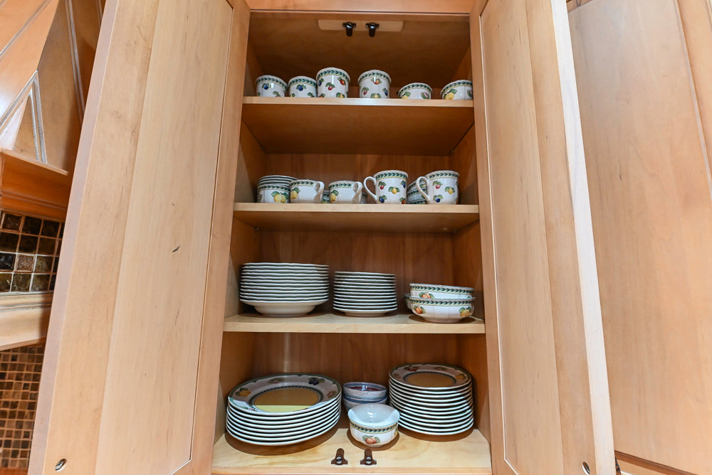 Quality Custom Traditional Natural Wooden Kitchen with Island and Appliances