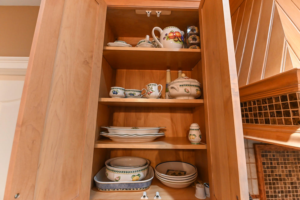 Quality Custom Traditional Natural Wooden Kitchen with Island and Appliances