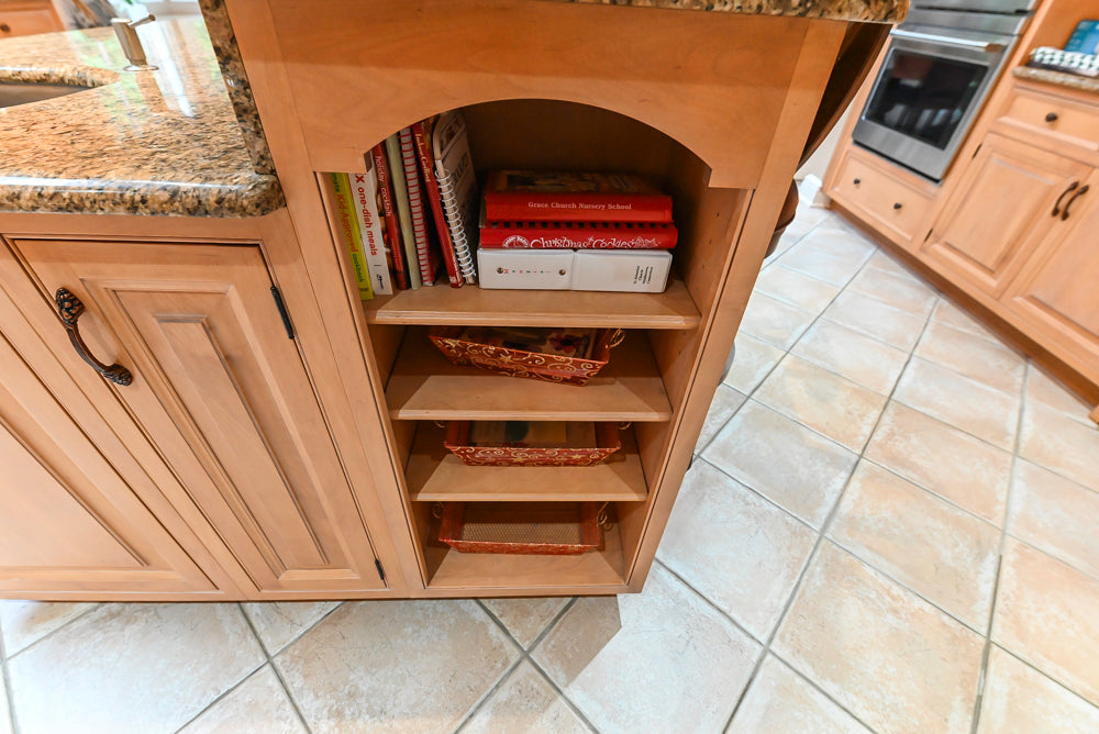 Quality Custom Traditional Natural Wooden Kitchen with Island and Appliances