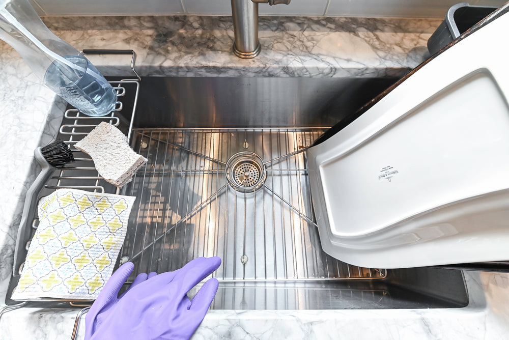 Custom Transitional White Kitchen with Island, Marble Countertop and Sub-Zero & Wolf Appliances
