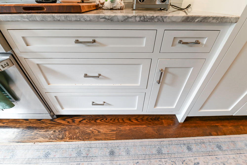 Custom Transitional White Kitchen with Island, Marble Countertop and Sub-Zero & Wolf Appliances