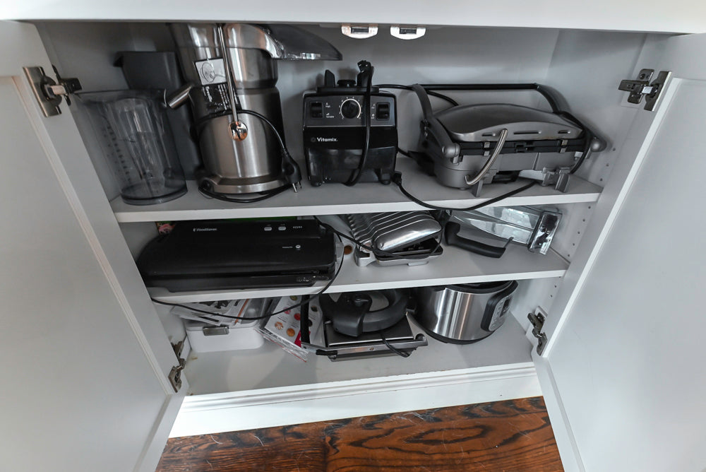 Custom Transitional White Kitchen with Island, Marble Countertop and Sub-Zero & Wolf Appliances
