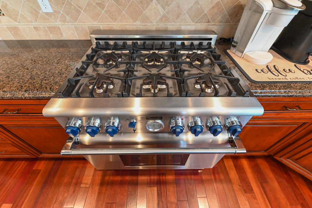 Pennville Traditional Wooden Kitchen with Granite Countertops and Thermador Appliances