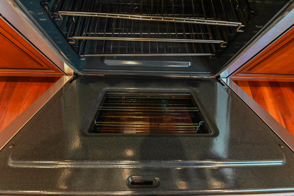 Pennville Traditional Wooden Kitchen with Granite Countertops and Thermador Appliances