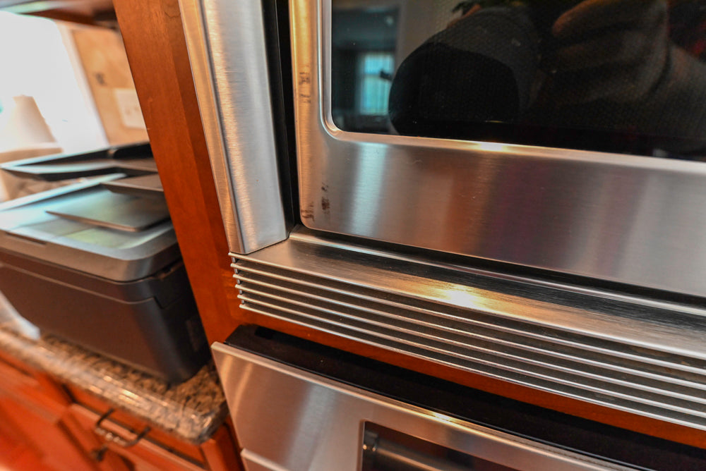 Pennville Traditional Wooden Kitchen with Granite Countertops and Thermador Appliances