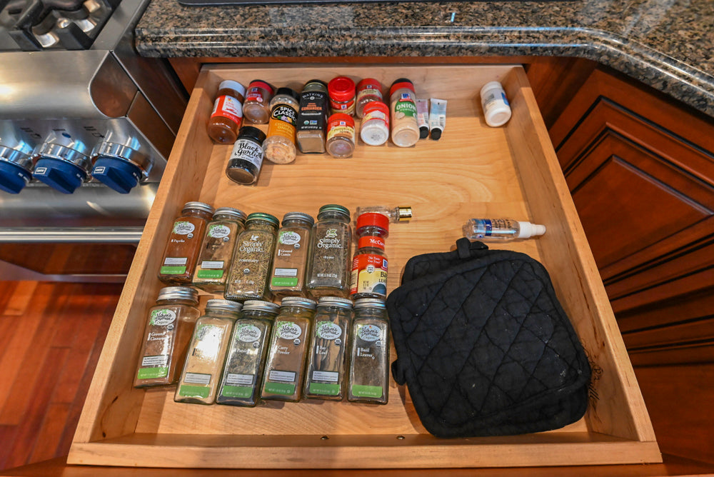 Pennville Traditional Wooden Kitchen with Granite Countertops and Thermador Appliances