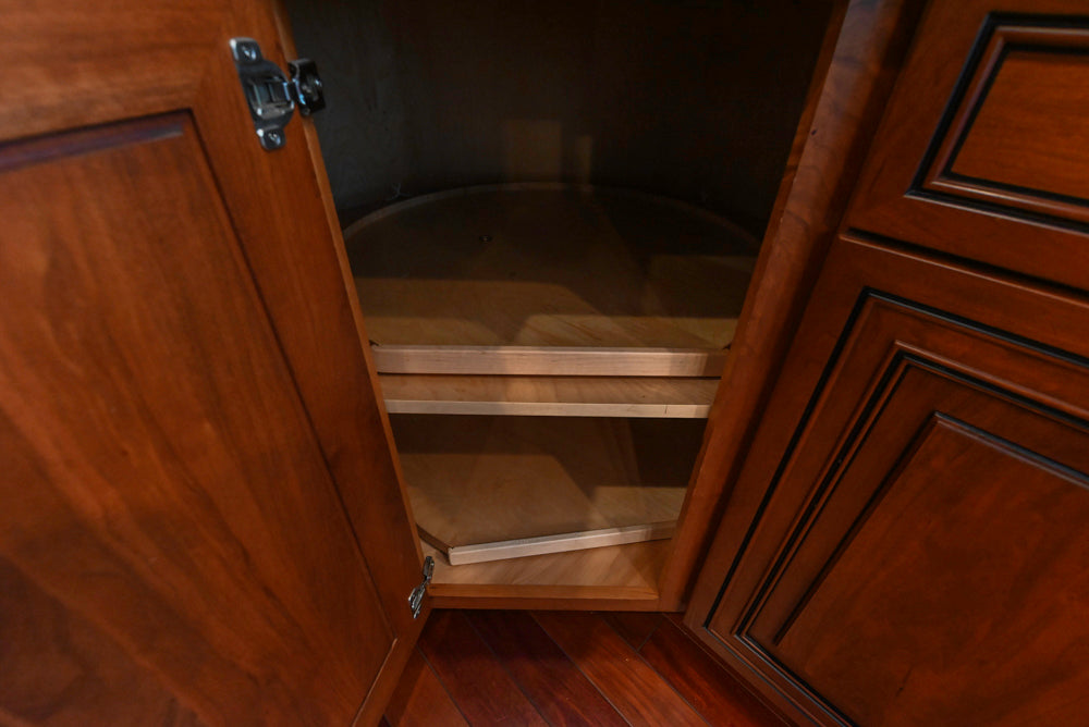 Pennville Traditional Wooden Kitchen with Granite Countertops and Thermador Appliances