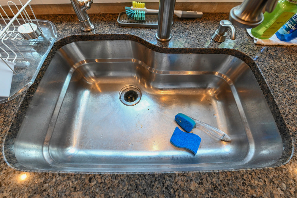 Pennville Traditional Wooden Kitchen with Granite Countertops and Thermador Appliances