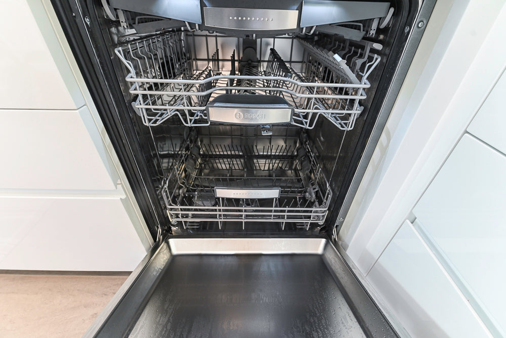 "The Arden" Modern White Gloss Kitchen with Island & 60" Wolf Range
