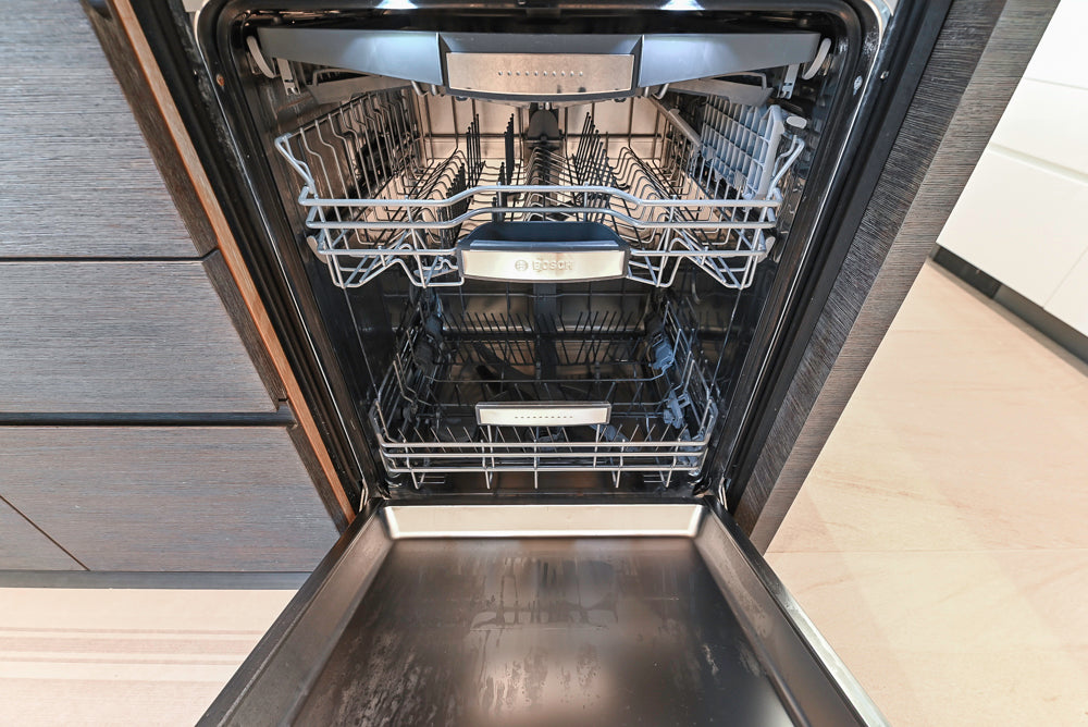 "The Arden" Modern White Gloss Kitchen with Island & 60" Wolf Range