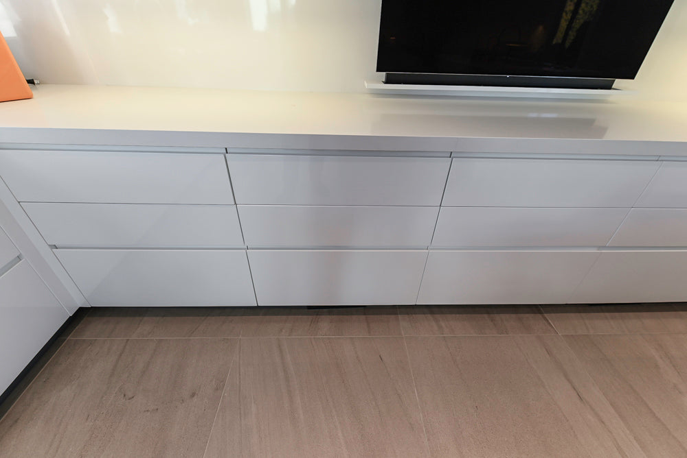 "The Arden" Modern White Gloss Kitchen with Island & 60" Wolf Range