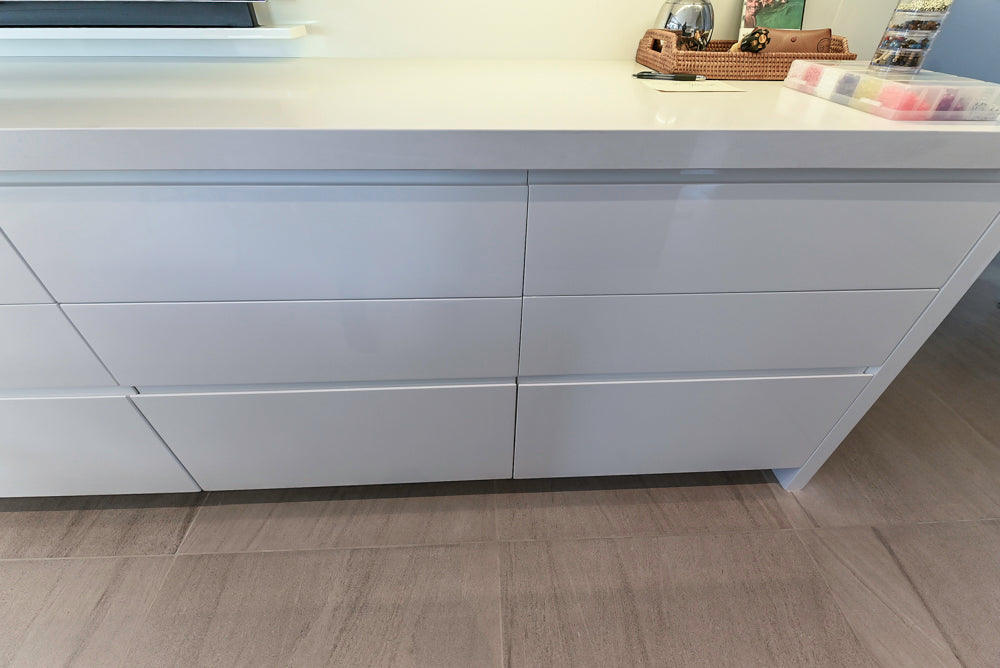 "The Arden" Modern White Gloss Kitchen with Island & 60" Wolf Range