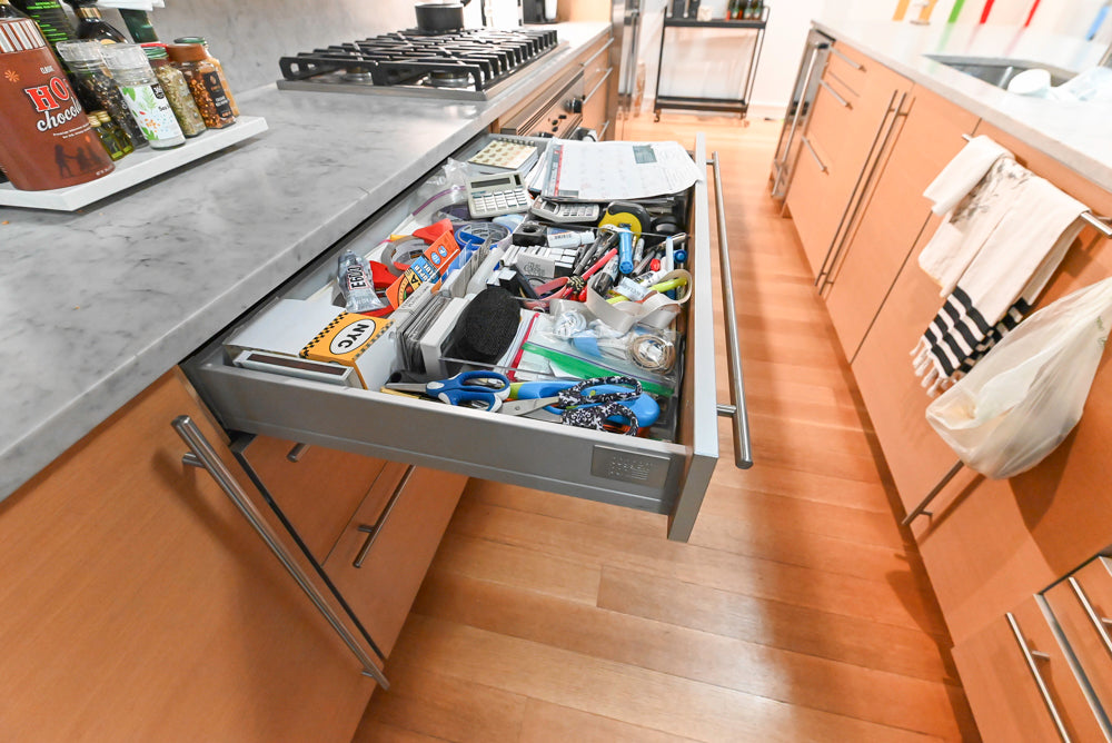 Poggenpohl Modern Veneer Kitchen with Island and Viking Appliances