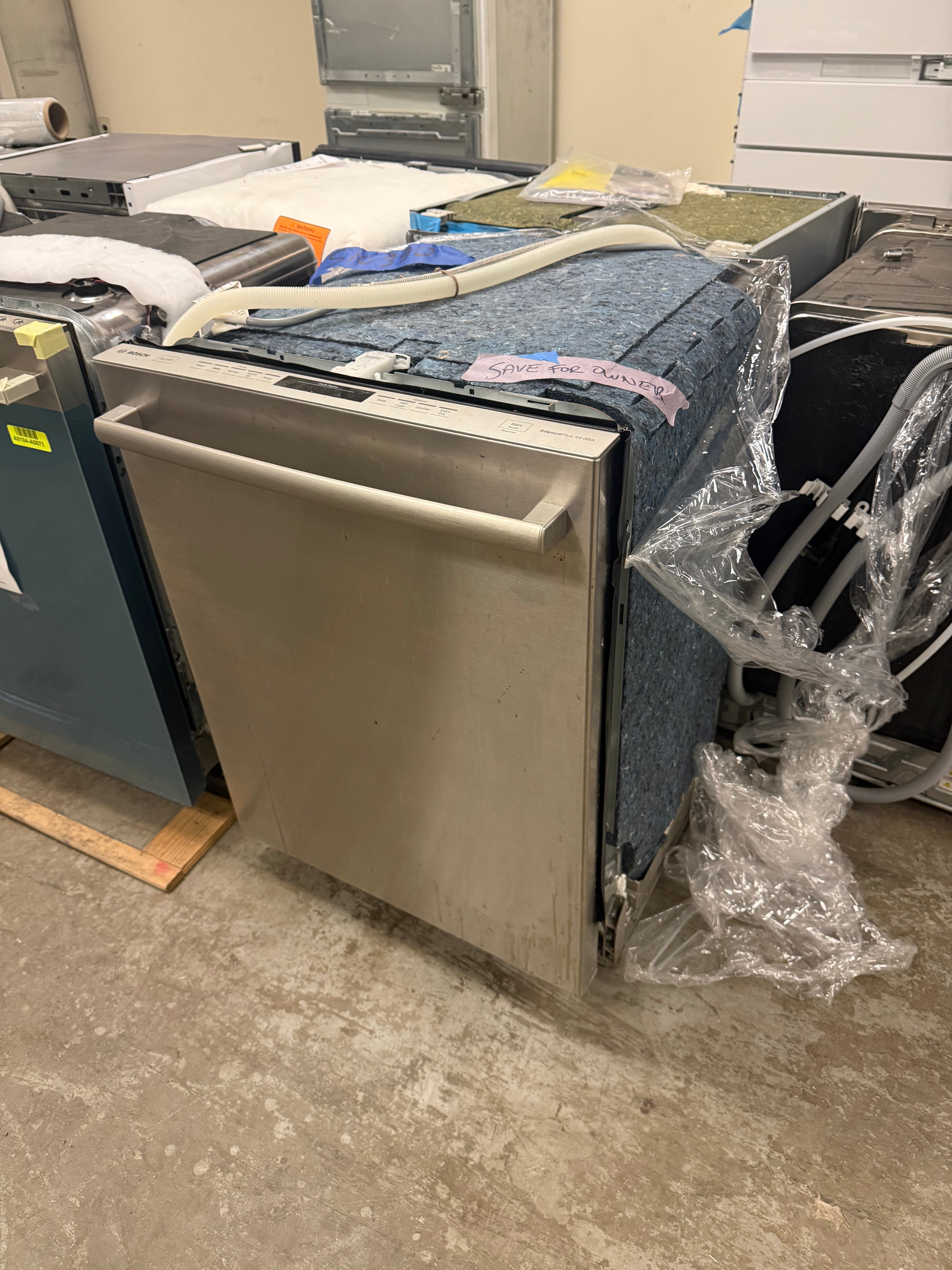 Bosch 300 Series SHXM63WS5N 24" Stainless Steel Dishwasher, Pre-Owned