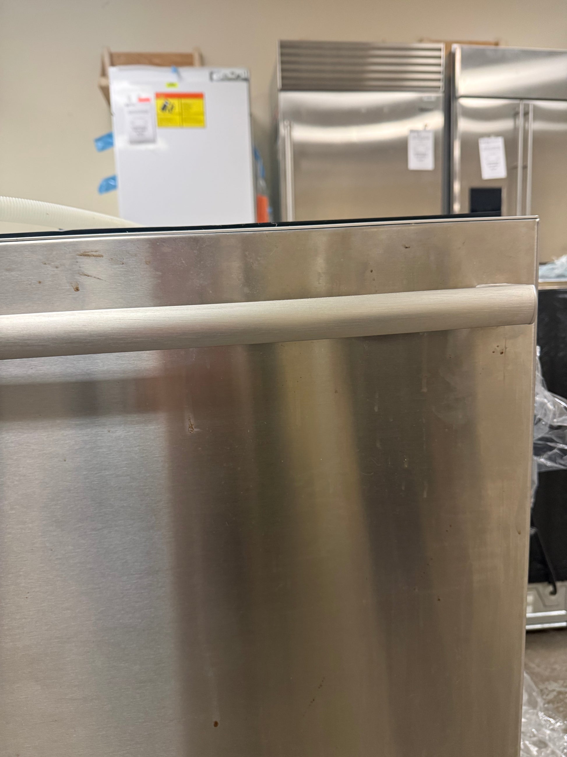 Bosch 300 Series SHXM63WS5N 24" Stainless Steel Dishwasher, Pre-Owned