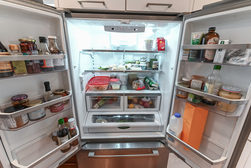 Nobilia Modern White Kitchen with Grey Stone Countertops, Island and Bosch Appliances